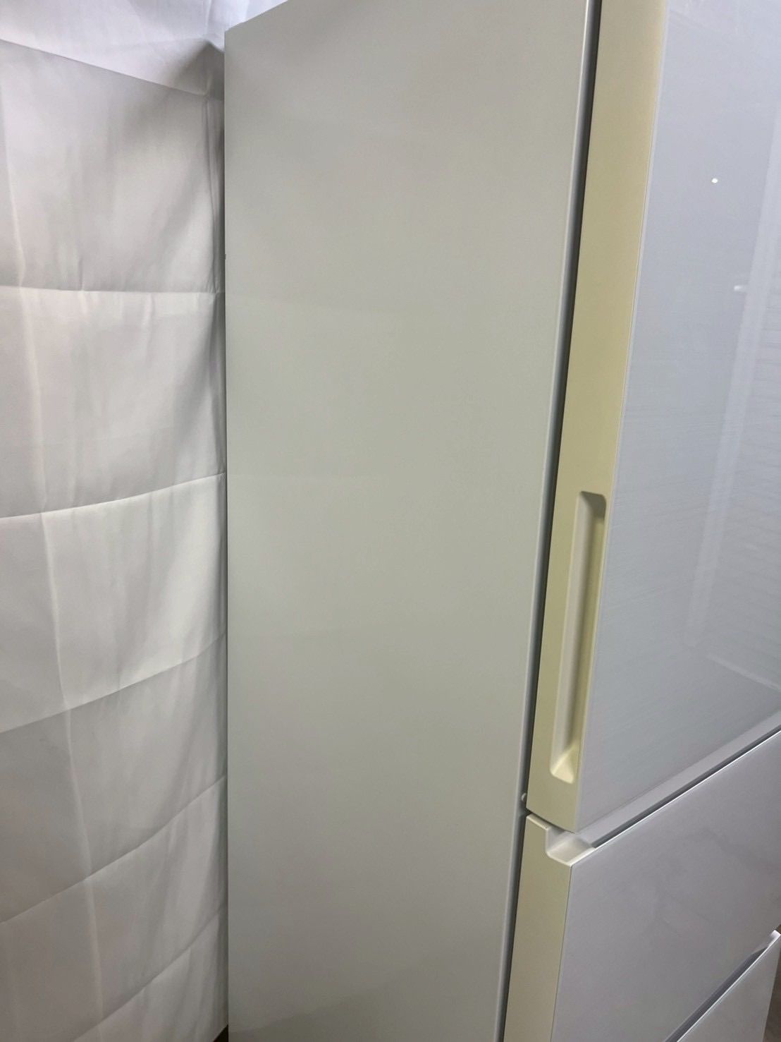 Hisense 冷蔵庫 HR-G3601W 2025年製 358L 右開き WWW_KANDAIZUMI_COM