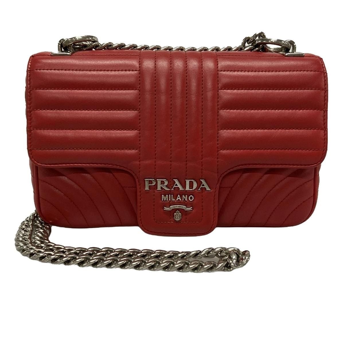 PRADA(プラダ) ショルダーバッグ ダイアグラム レッド チェーンショルダー レザー - メルカリ