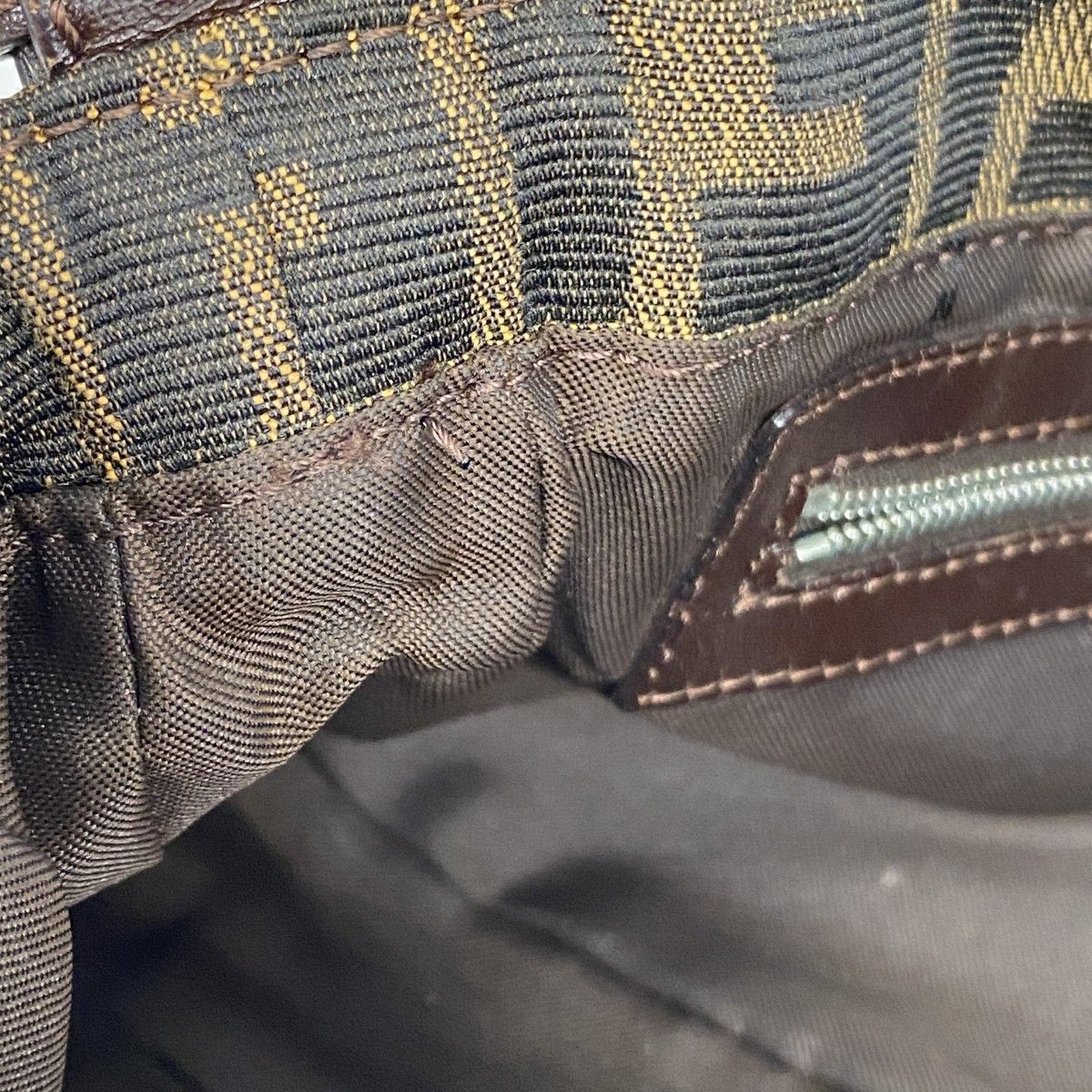 5hb1017-h】フェンディ ハンドバッグ ズッカ マンマバケット ナイロン  