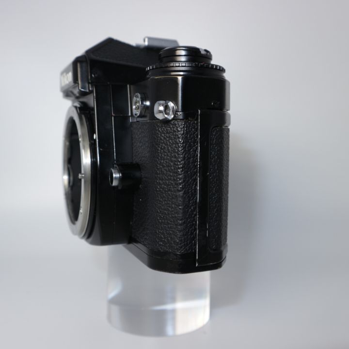 Nikon FE2 ボディ ブラック　完動品 精度調整済み》Nikon FE2 ボディ フィルムカメラ - メルカリ