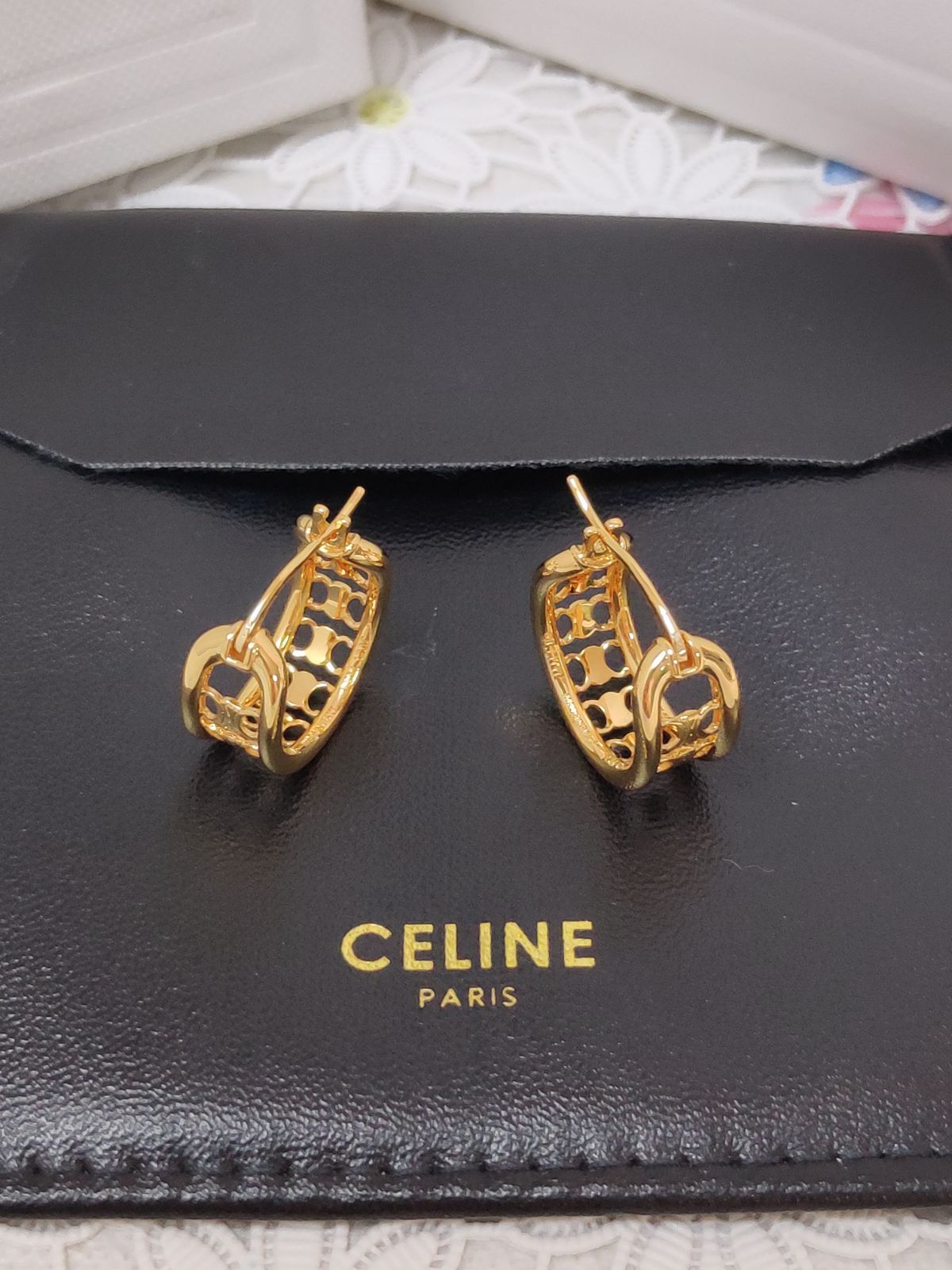 超人気美品✨Celine/セリーヌ ピアス 金色 トリオンフ マルチ