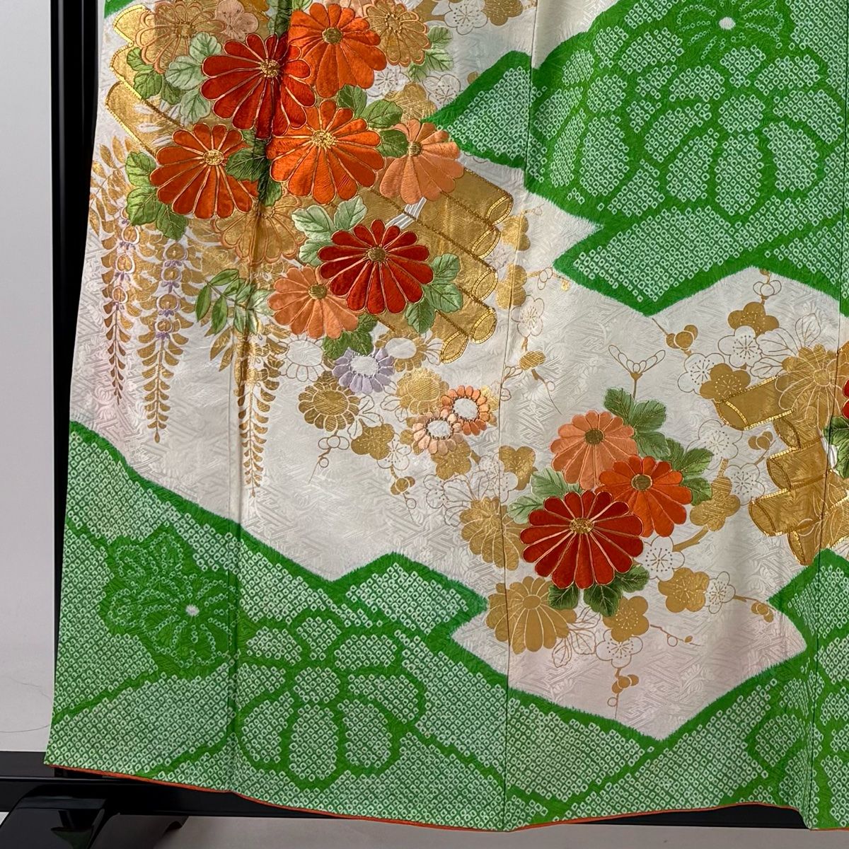 振袖 身丈158.5cm 裄丈64.5cm M 袷 花筏 菊 刺繍 絞り 黄緑色