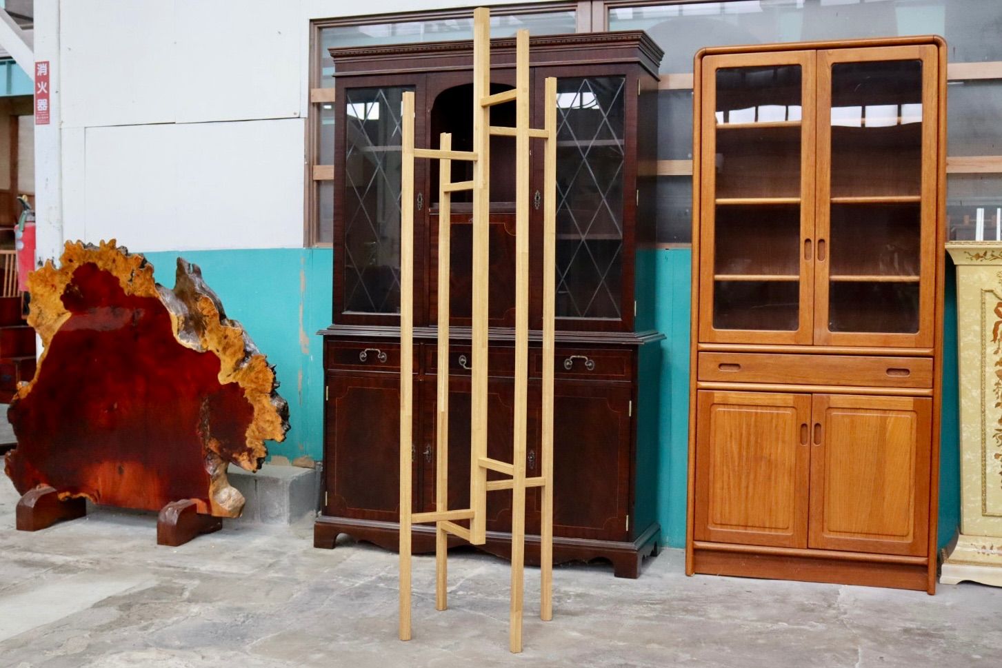 GMIH226 Eigen イーゲン コートスタンド ハンガーラック 帽子掛け Leonhard Pfeifer 木製 オーク エストニア モダン