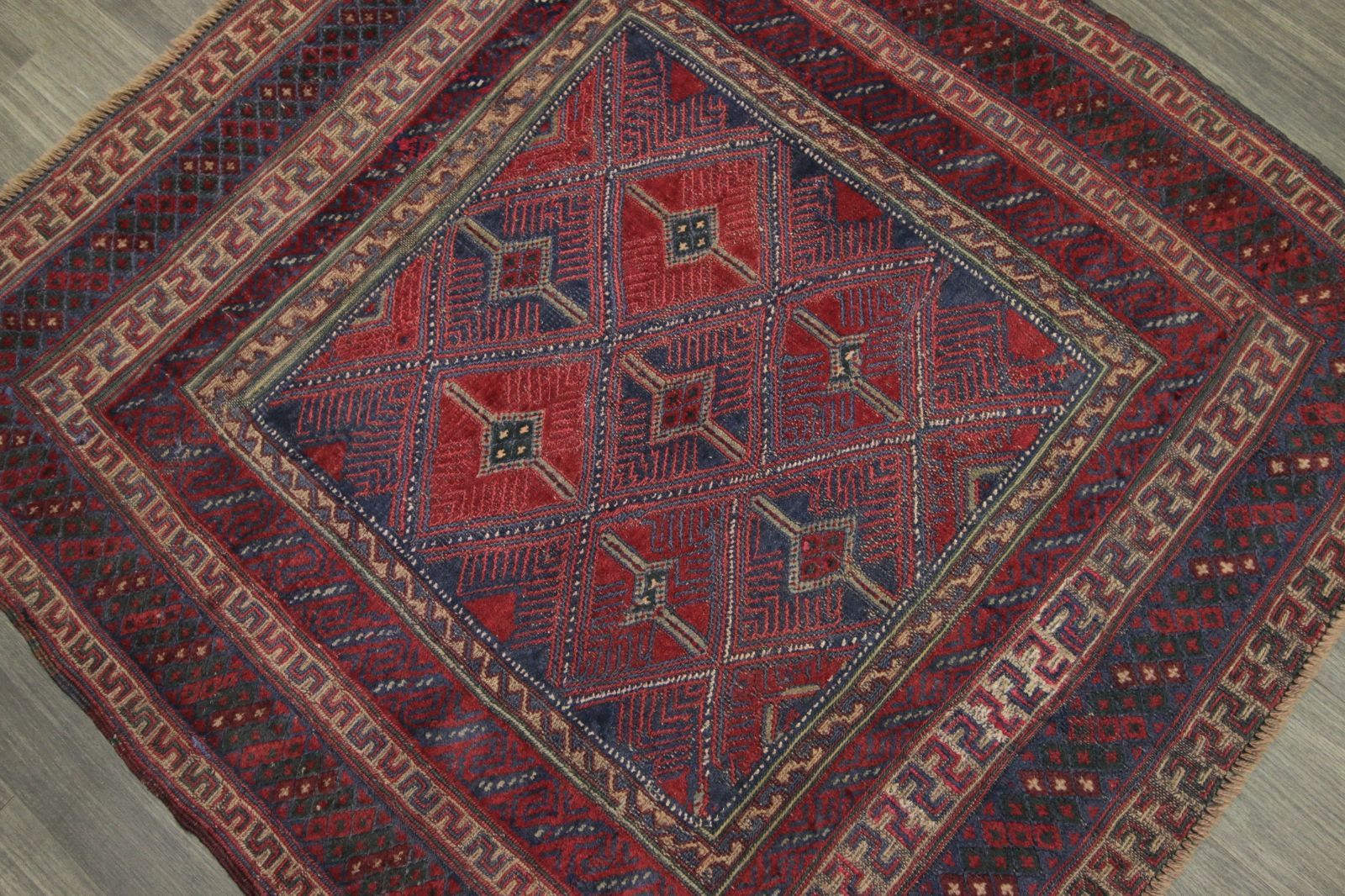 伝統技法のオールド手織りキリム＆絨毯 マシュワニキリム ヴィンテージ 