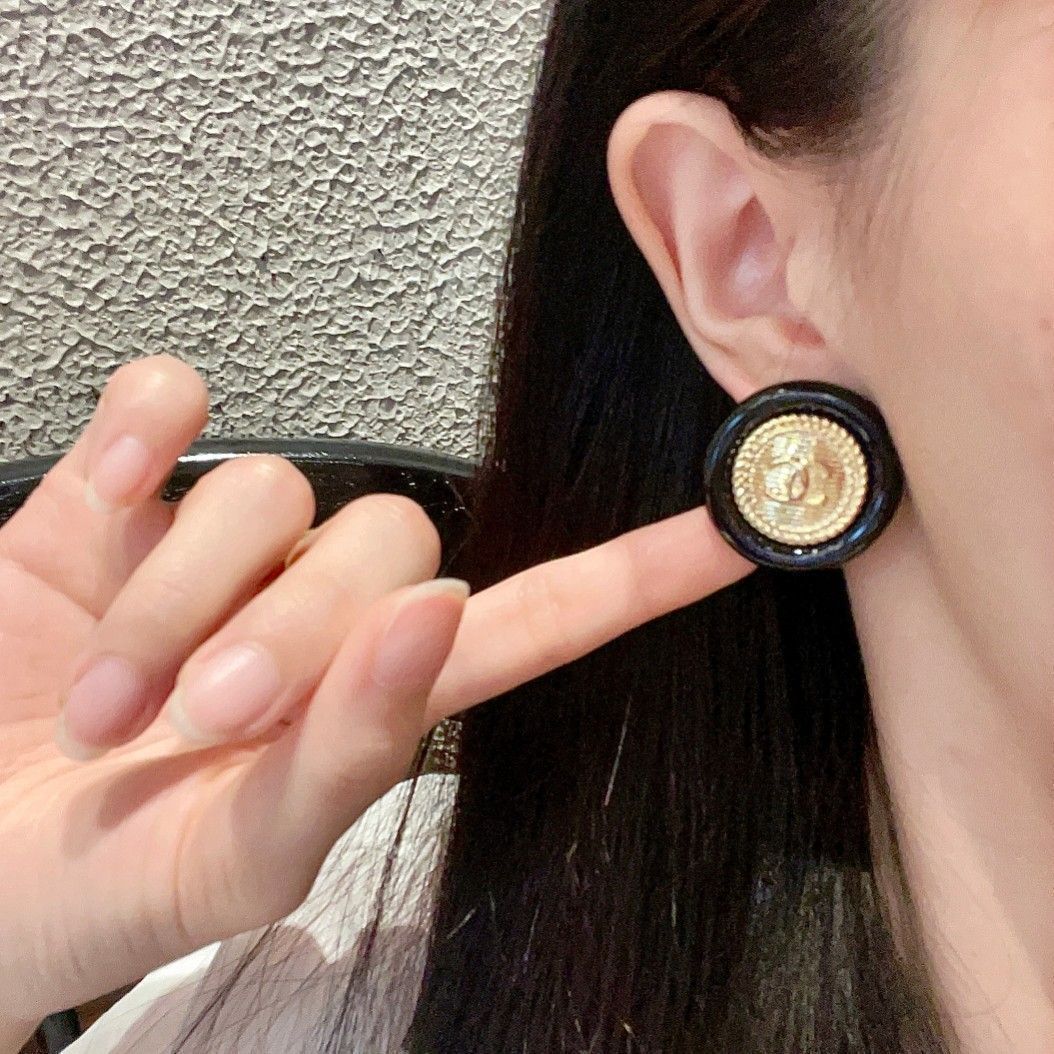 今日特価】Chanel シャネル ヴィンテージ ダブル C イヤリング