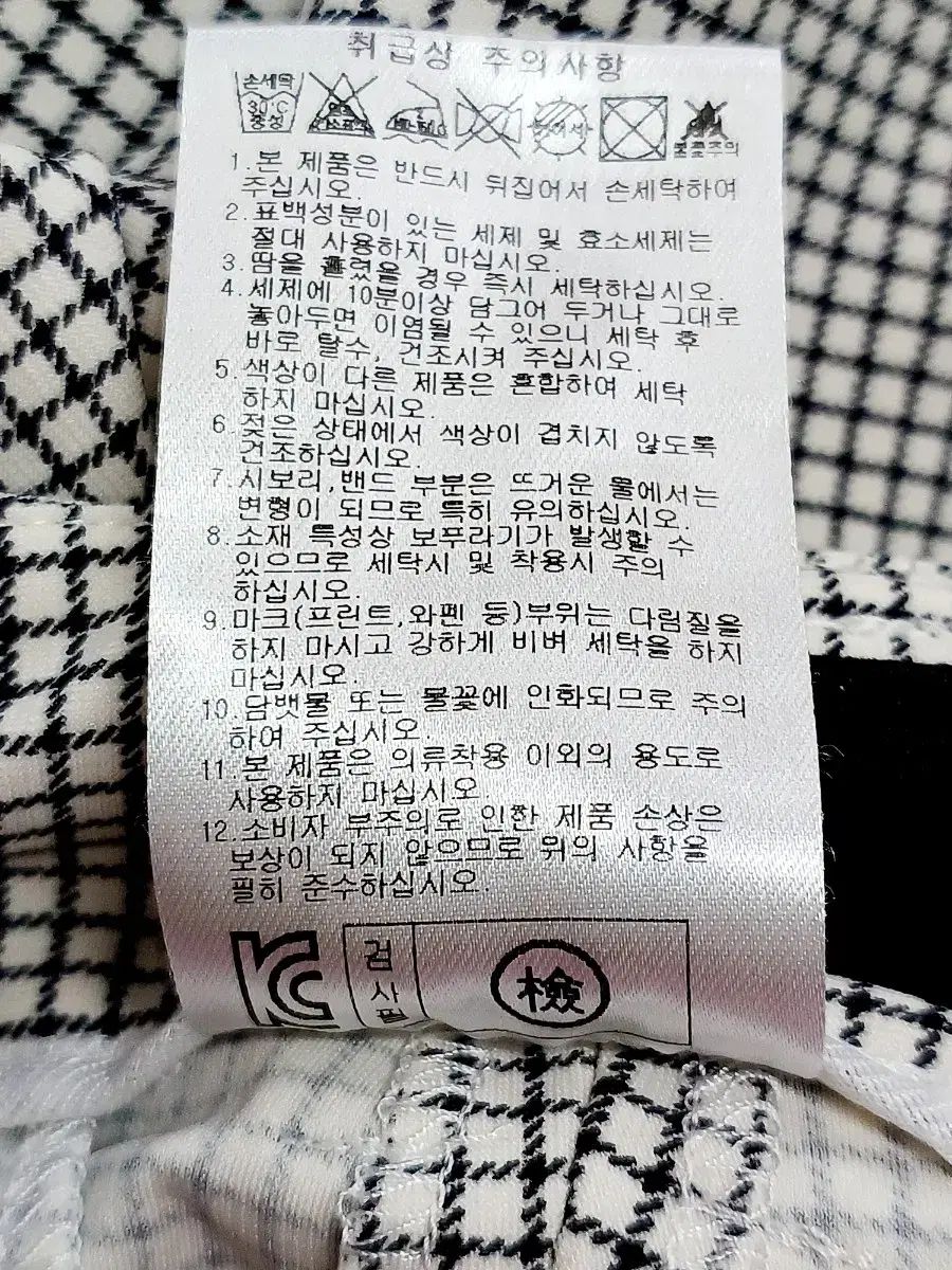 女性用ゴルフショーツ