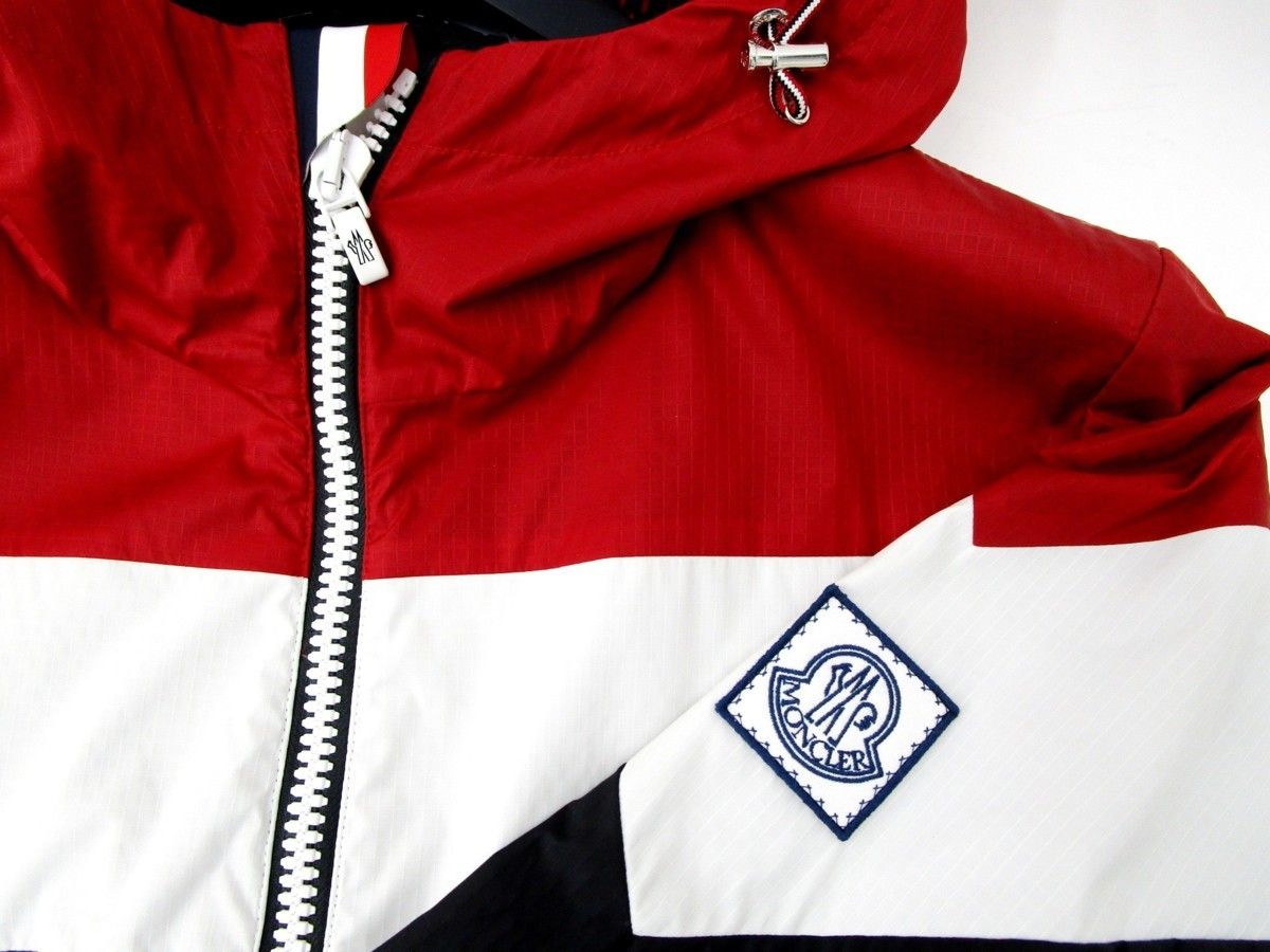 イタリア製 MONCLER GAMME BLEU (モンクレールガムブルー