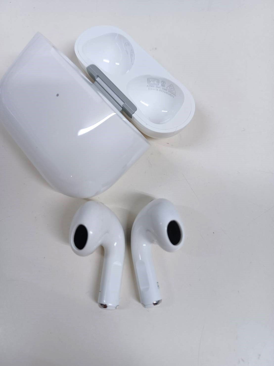 Airpods 第3世代 MME73KH/A 【A級美品】 www.krzysztofbialy.com