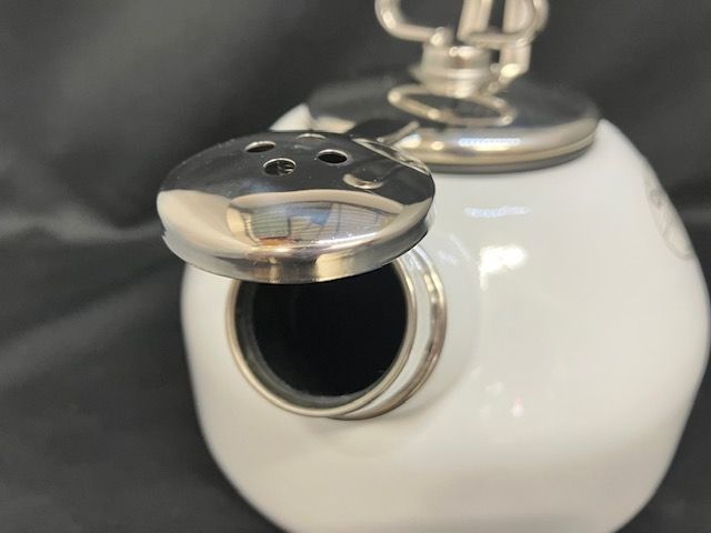 Chantal 白いやかん