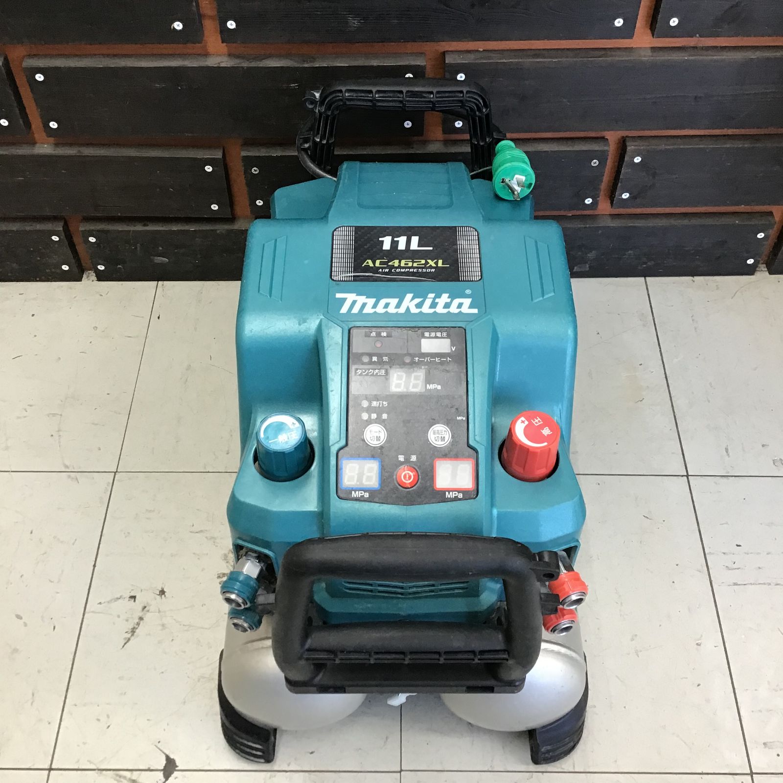 ☆マキタ(makita) 常圧高圧エアコンプレッサー AC462XL【鴻巣店 ☆マキタ(makita) 常圧高圧エアコンプレッサー AC462XL【鴻巣店