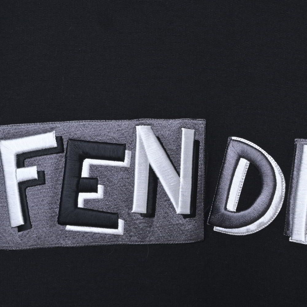 FENDI ウール ロゴ プルオーバー パーカー - メルカリ 