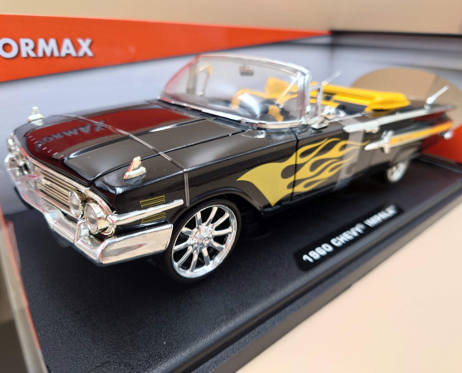 1/18 シェビーインパラ 1960 ブラック/フレーム 1960 MM製 1/18 シェビーインパラ 1960 ブラック/フレーム Chevy Impala