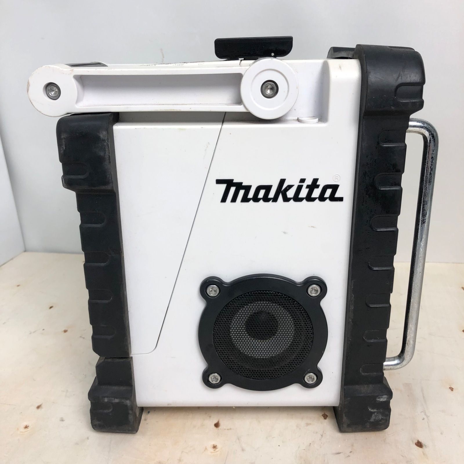 makita マキタ 充電式ラジオ (本体のみ) MR100 ラジオ AM FM 電動工具 - メルカリ