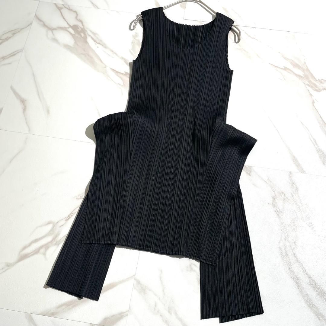 PLEATS PLEASE ISSEY MIYAKE プリーツプリーズイッセイミヤケ 変形チュニック トップス 黒 3 ブラック 無地 日本製 三宅一生 タンクトップ型 ノースリーブデザイン