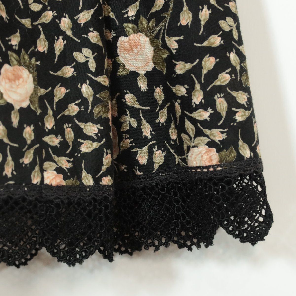 美品！】ピンクハウス☆可憐なローズ柄＆レース使い♪チュニック 黒系  