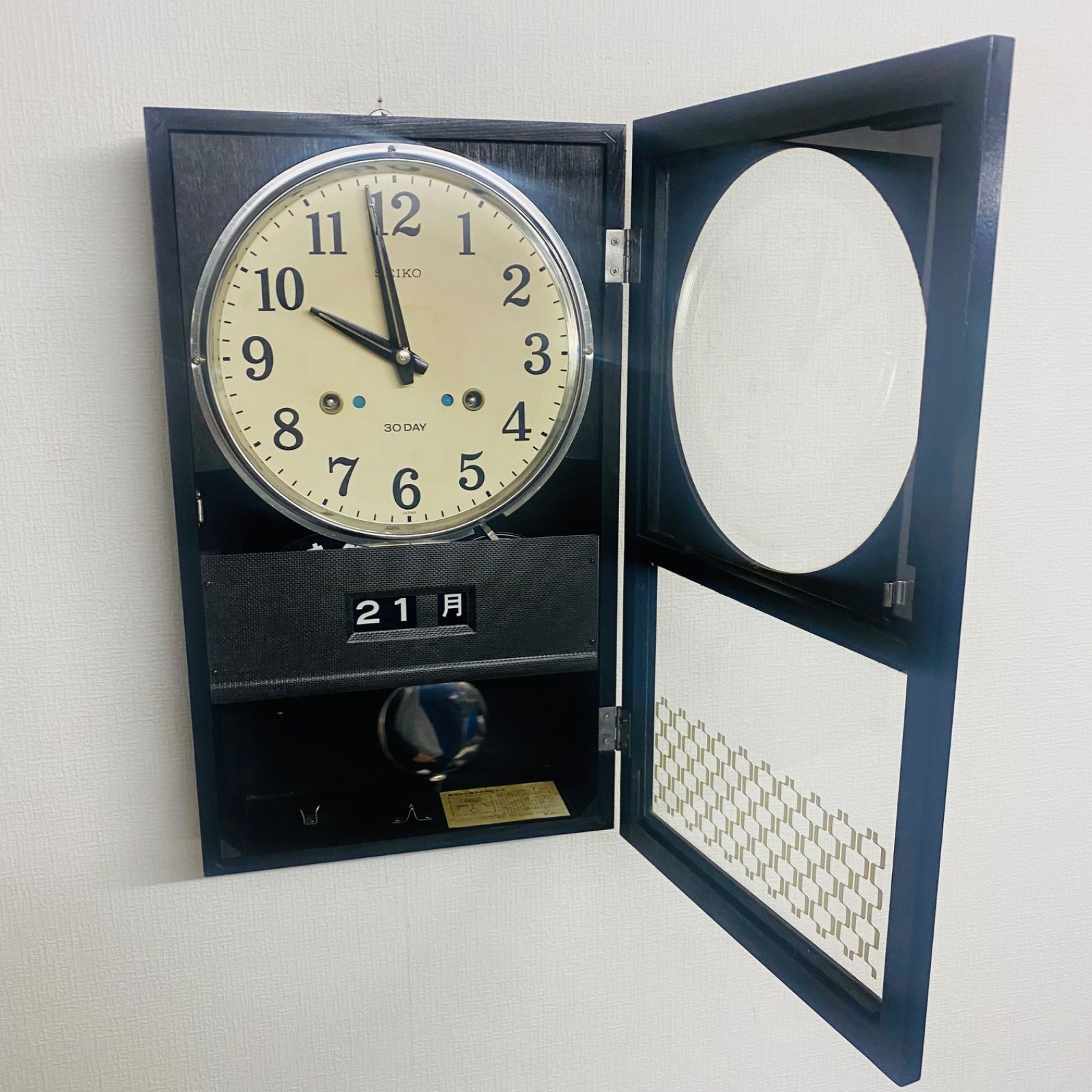 SEIKO 30日巻　ゼンマイ式壁掛け時計　カレンダー付　アンティークレトロ
