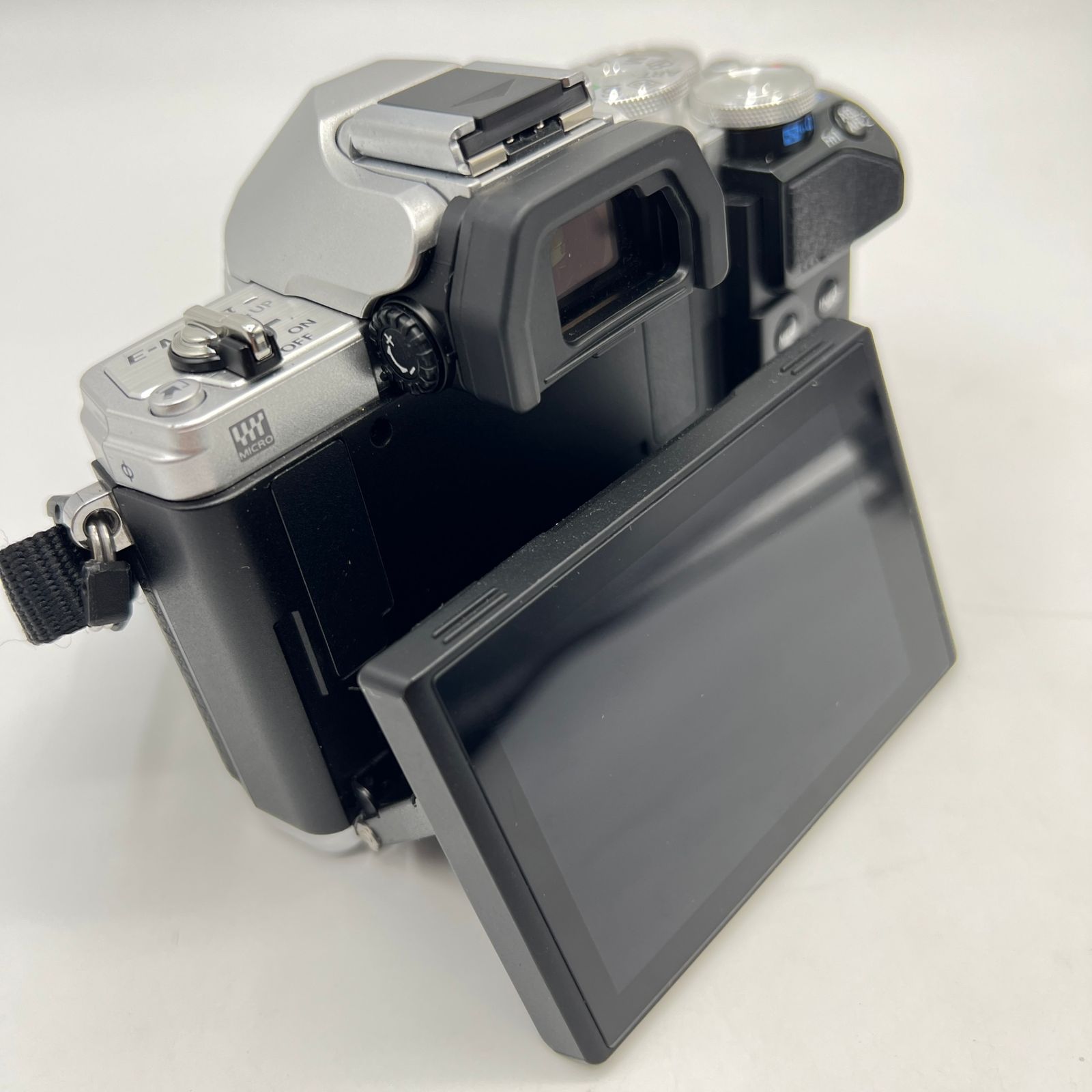 OLYMPUS◇デジタル一眼カメラ OM-D E-M10 Mark III EZダブルズーム