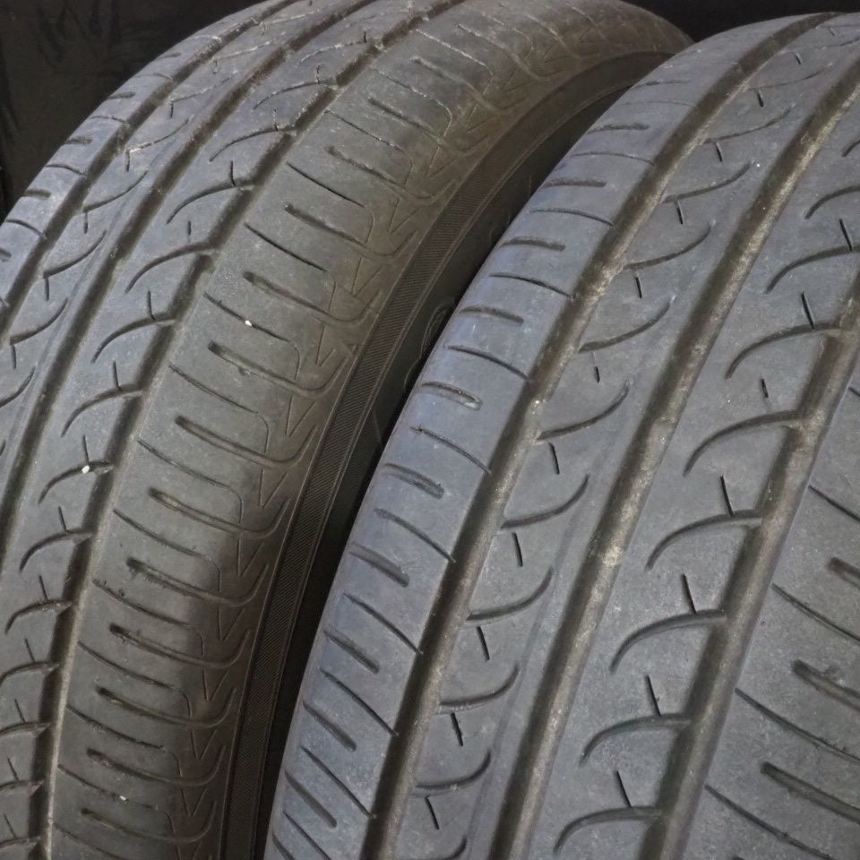 22年製 バリ山 ヨコハマ BluEarth-AE01F 215/60R16 2本 クラウン マークＸ エスティマ オデッセイ ヴェゼル等