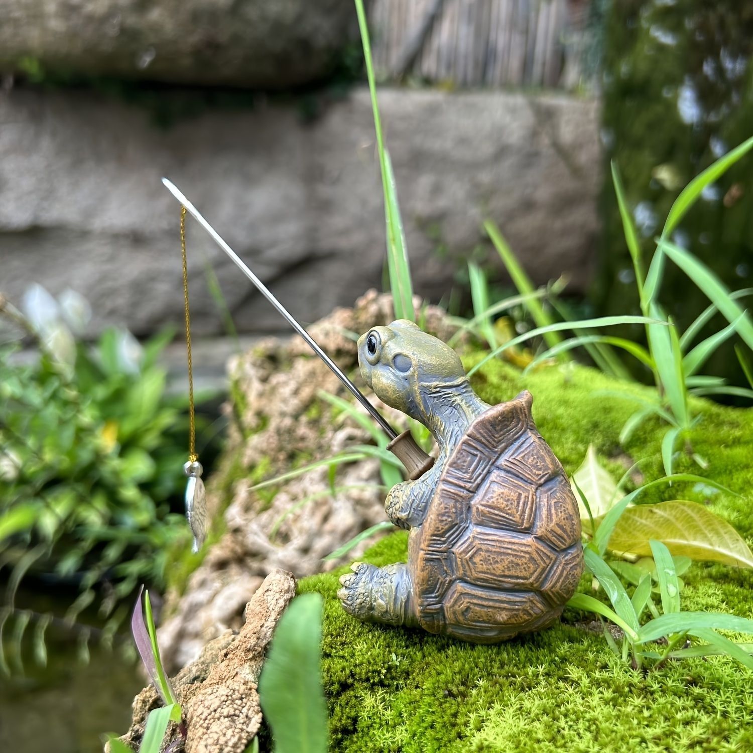 置物 オブジェ ガーデンオーナメント 釣りをしている亀 かめ カメ 屋外