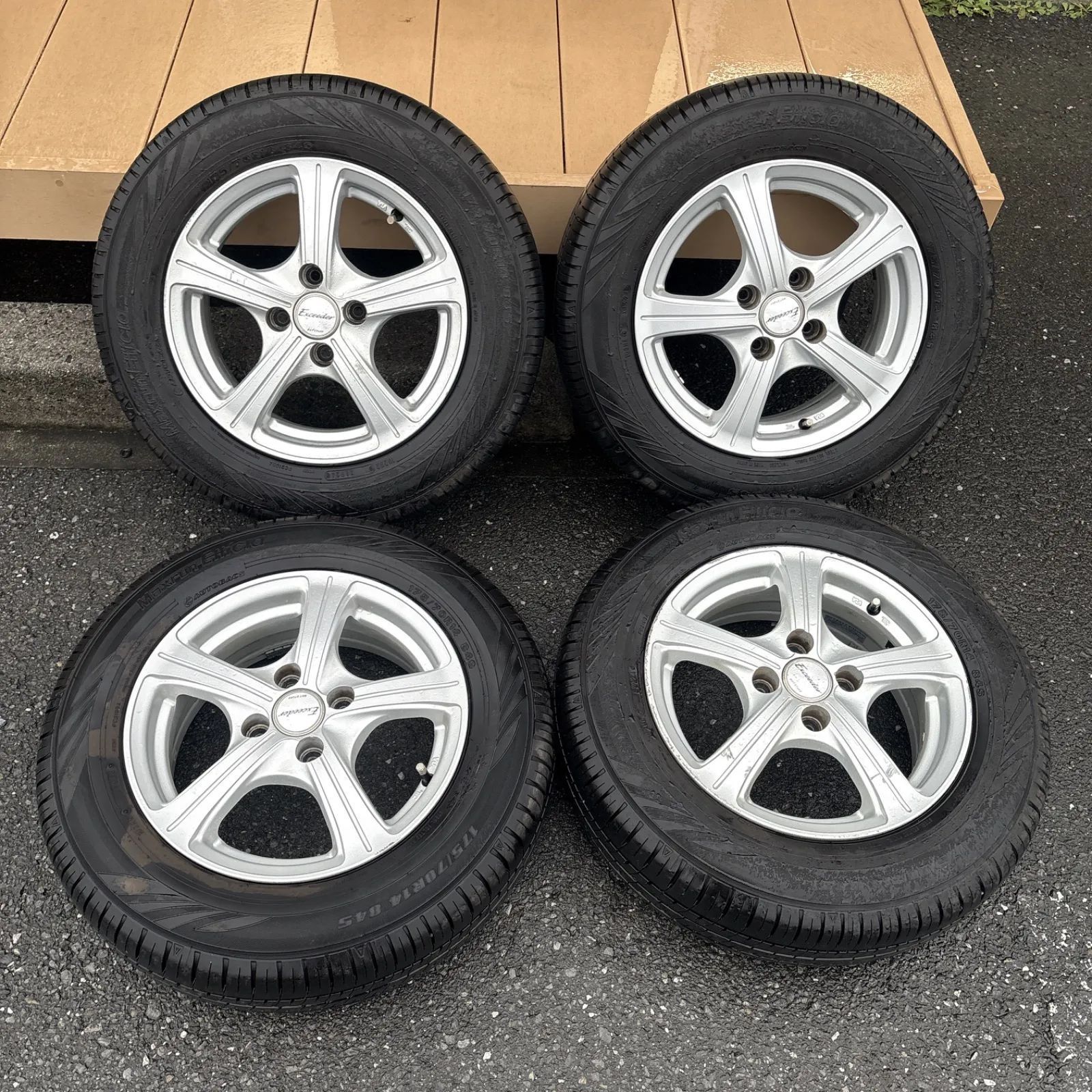 バリ溝！！]シバタイヤ245/40ZR18 シバタイヤ 245/35ZR19 TW200R R1502