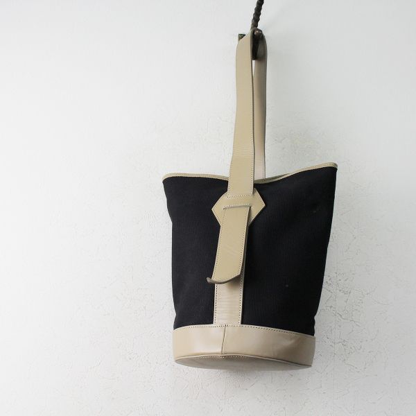 ヴィオラドーロキャンパス×レザーバッグ