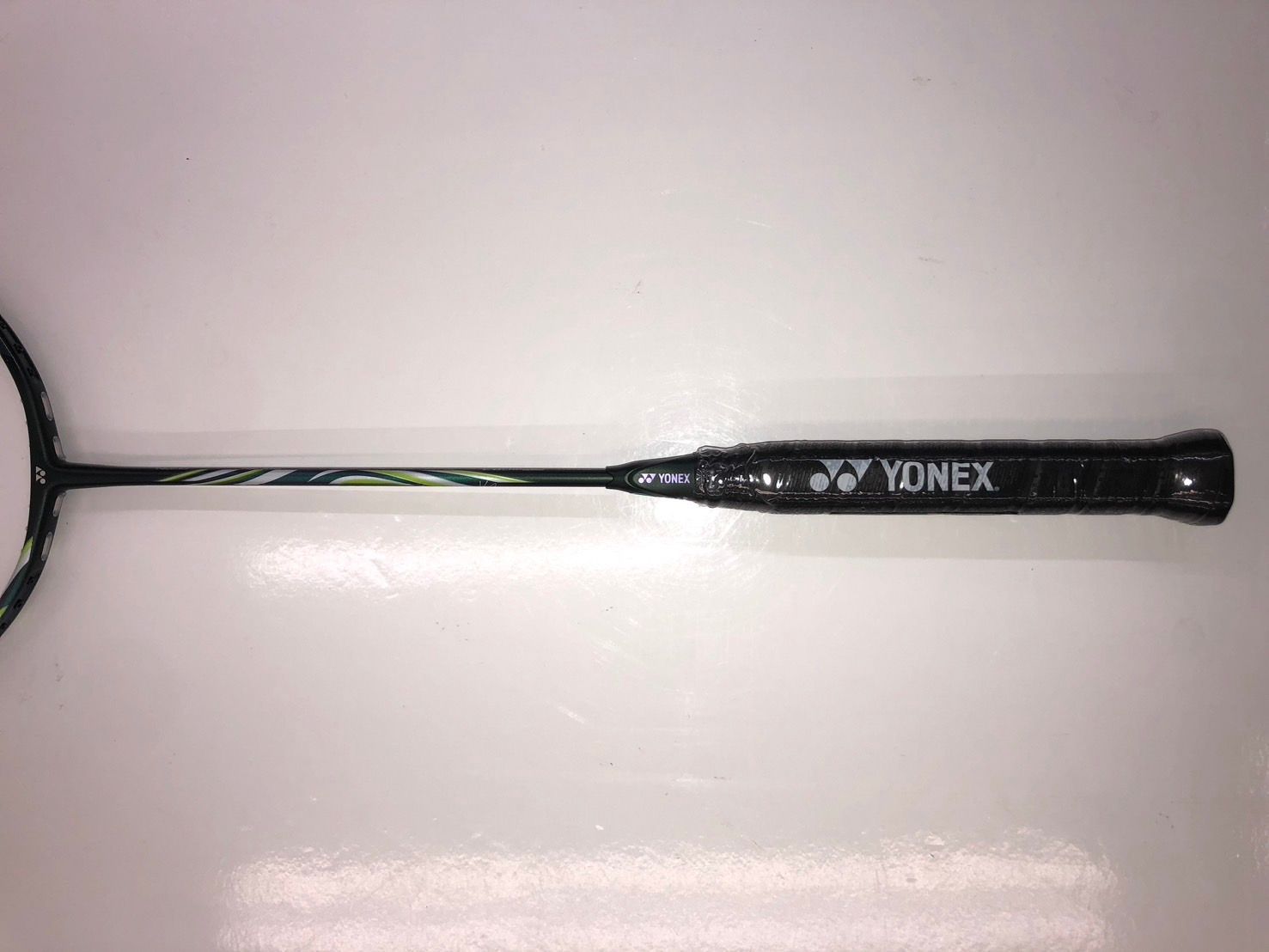 バドミントンラケット