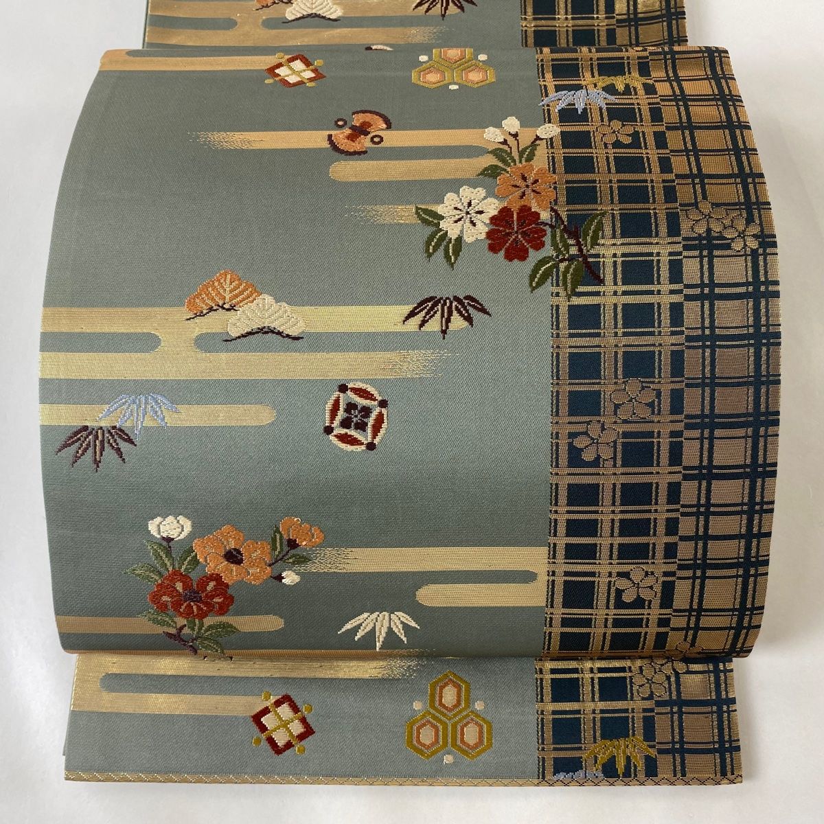 袋帯 美品 秀品 関西仕立て 枝花 松竹梅 刺繍 箔 灰緑 六通