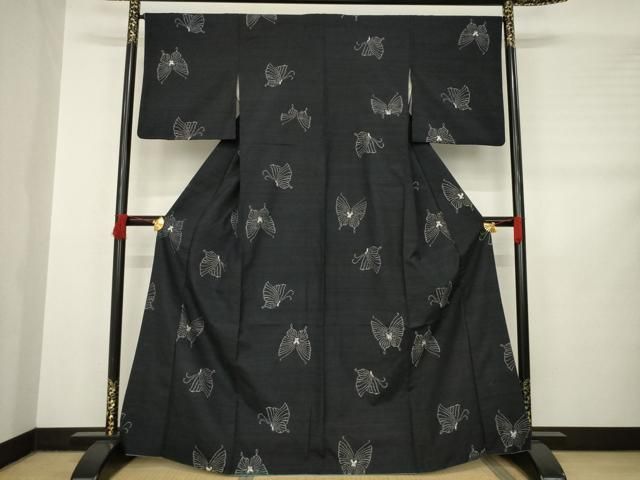 平和屋着物 小千谷紬 舞蝶文 黒地 正絹 AABB7292ck