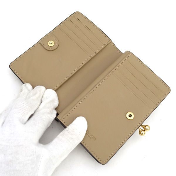 COACH / コーチ ◆キスロックミディアムウォレット がま口 シグネチャー ベージュ C8724 ブランド【財布/ウォレット/wallet】 COACH / コーチ ◇キスロックミディアムウォレット がま口