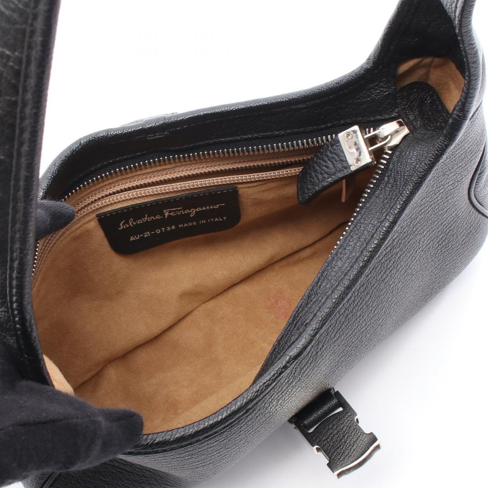 Salvatore Ferragamo ブラックレザーショルダーバッグ FERRAGAMO フェラガモ Salvatore Ferragamo バッグ ハンドバッグ