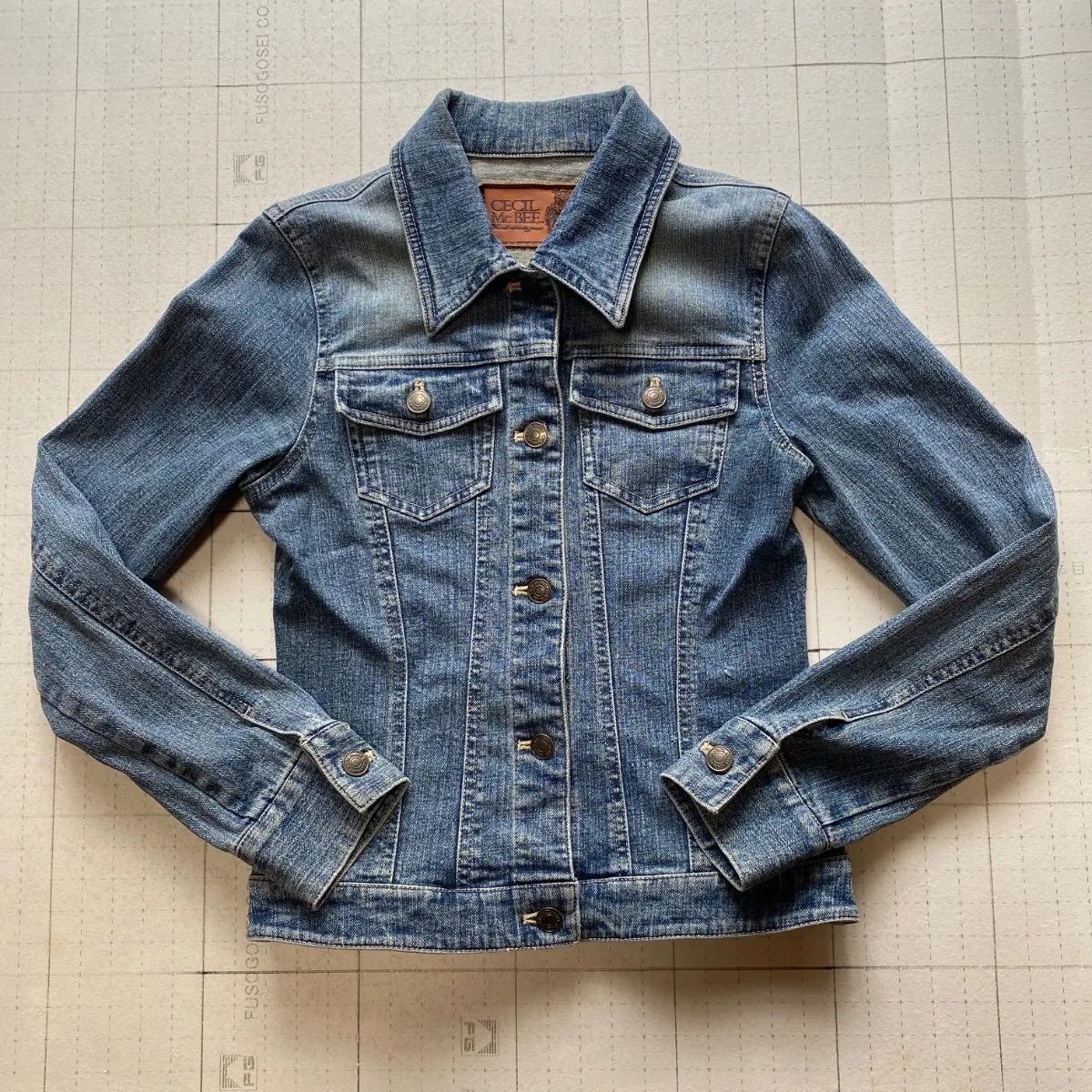 美品 レア 【CECIL Mc BEE】セシルマクビー ダメージデニムジャケット CECIL McBEE - セシルマクビー デニム ダメージ ジャケットの