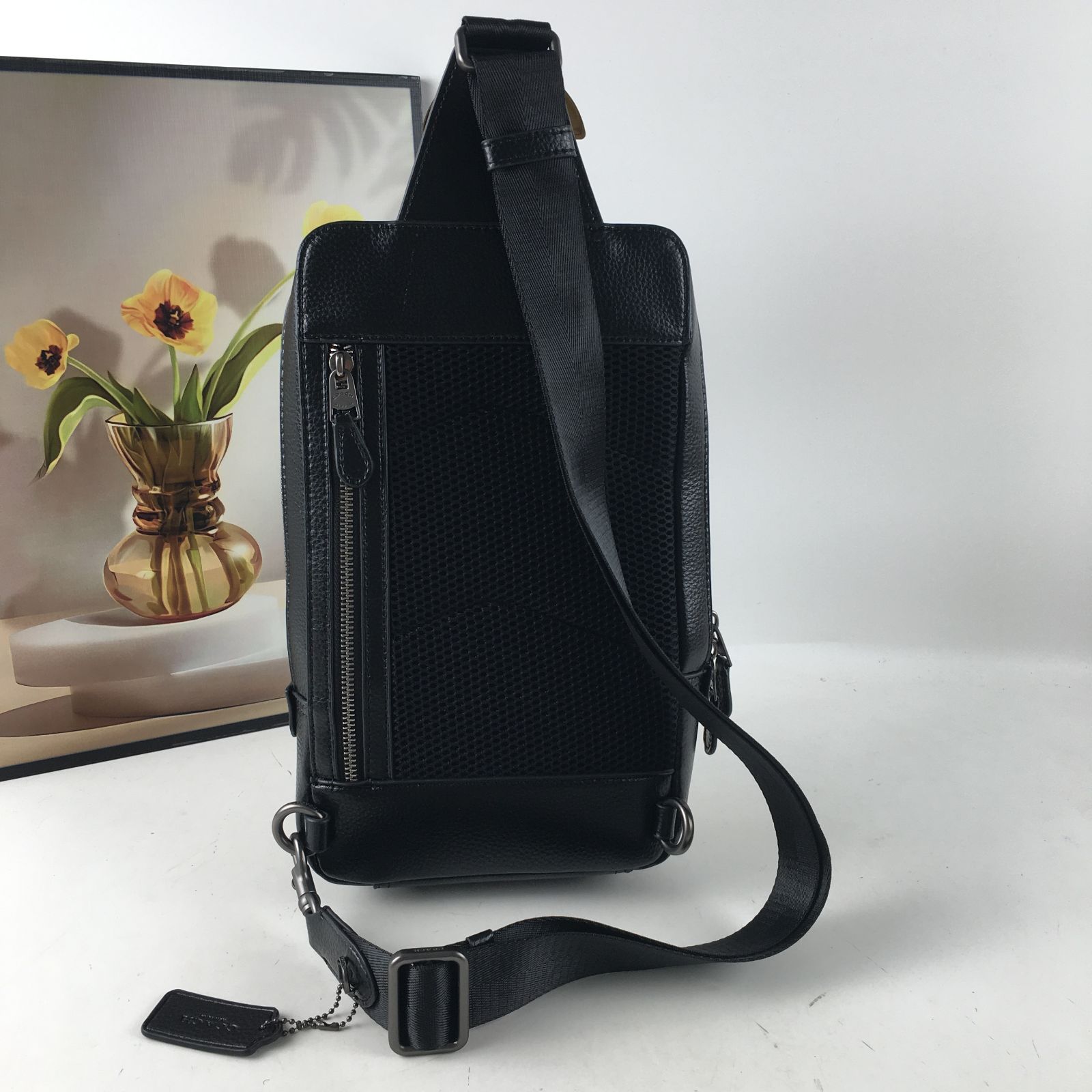 新品 COACH コーチC5331 ブラック ボディーバッグ ゴッサム パック  