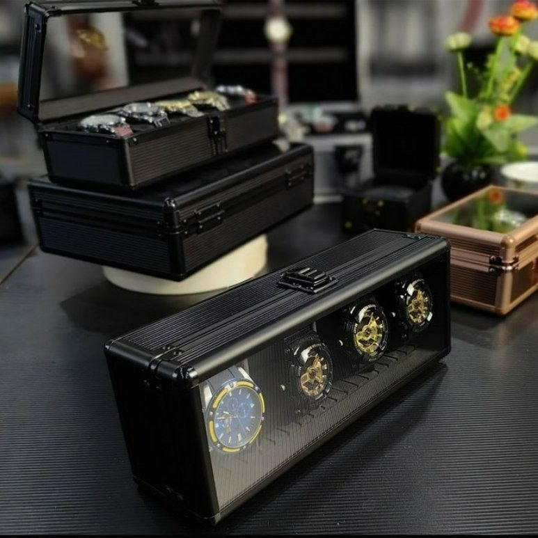 時計収納ボックス アルミニウム合金 ４スロット収納 ロック付き お洒落 モダン 感 スタイリッシュ かっこいい SNS映え ディスプレイ NEXPOTALLINN_EU