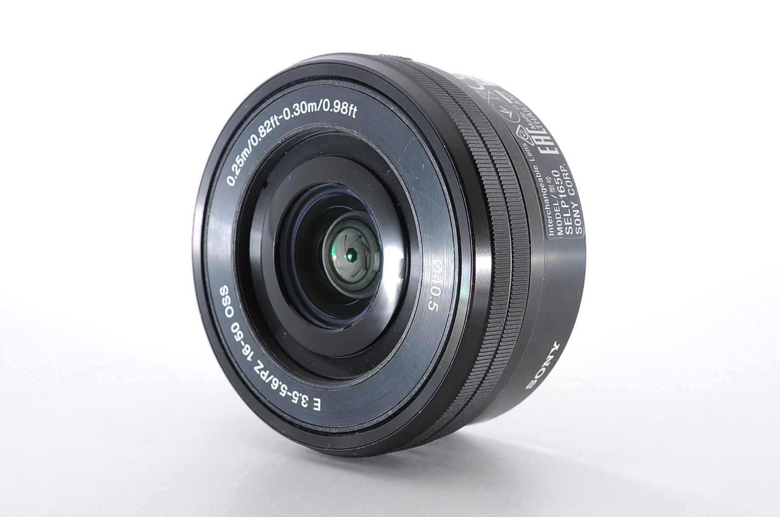 OSS｜電動ズーム搭載 軽量コンパクト標準ズームレンズ