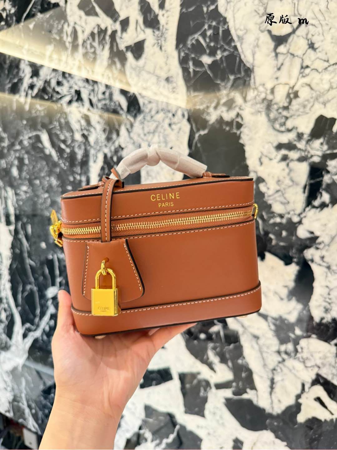 今日 CELINE VANITY Cosmetic Bag - セリーヌ ヴァニティ コスメバッグ