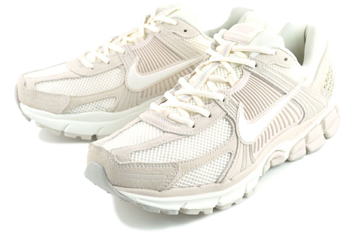 ライトオールウッドブラウン NIKE