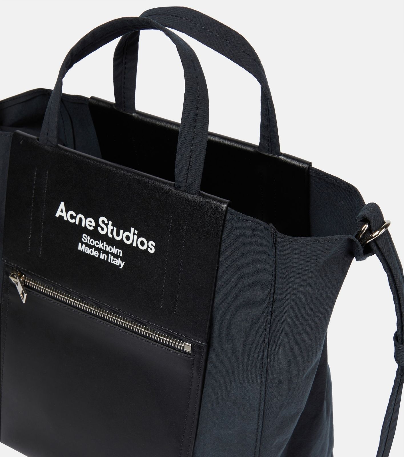 Acne Studios アクネ ロゴ ナイロン ペイパリー トートバッグ - メルカリ