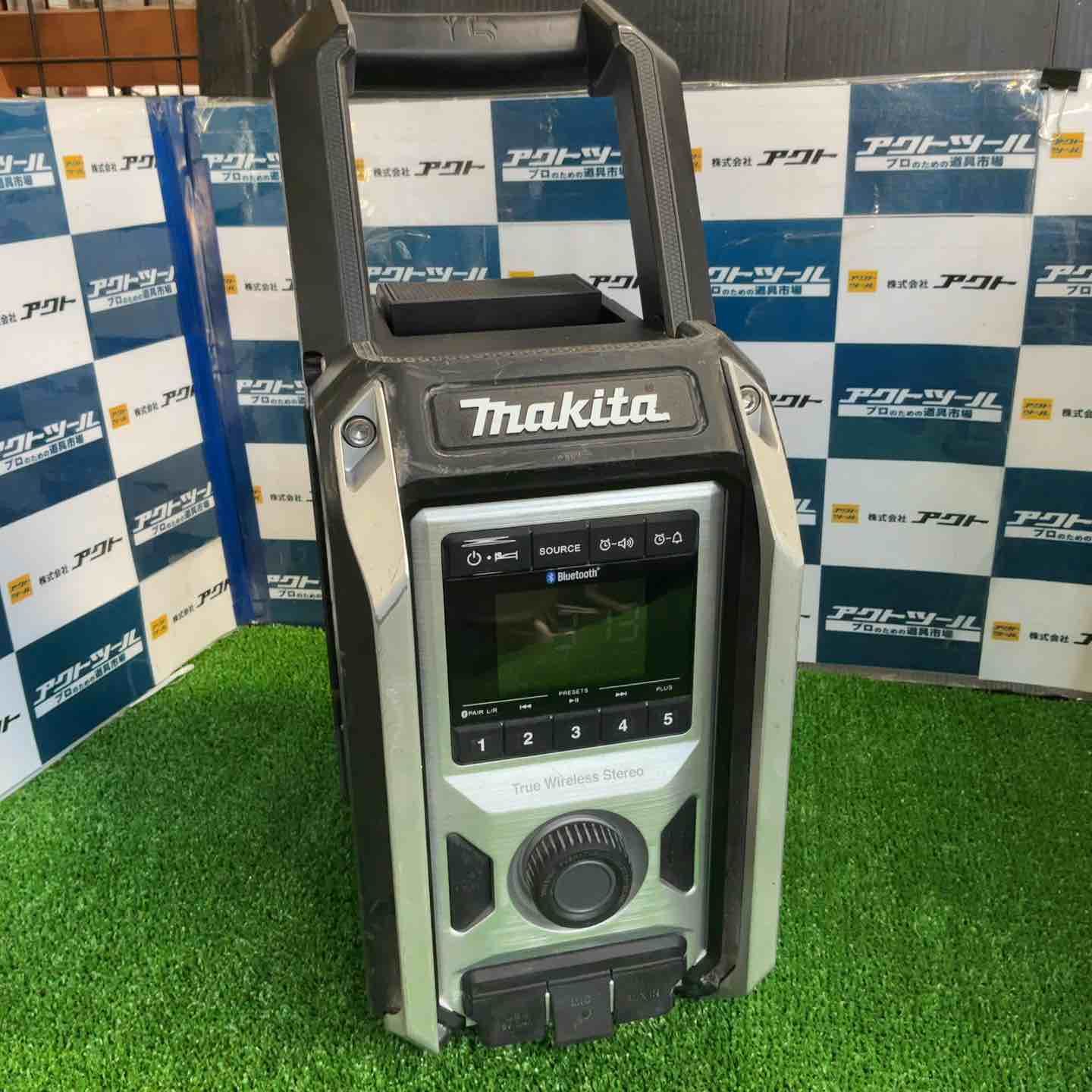 【美品】　マキタ　makita　コードレスラジオ MR113B makita マキタ 充電式ラジオ MR113B 黒 トリプルスピーカーで