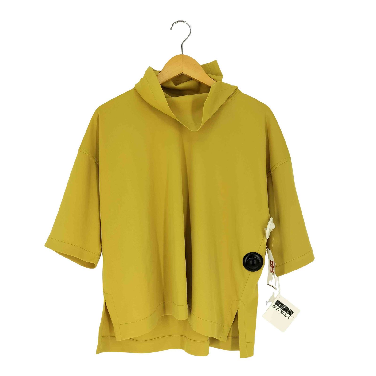 ISSEY MIYAKE(イッセイミヤケ) 132 5. FLAT JERSEY T フラットジャージーTシャツ レディース JPN：3 【中古】【ブランド古着バズストア】 イッセイミヤケ ISSEY MIYAKE 132 5. FLAT JERSEY T フラット