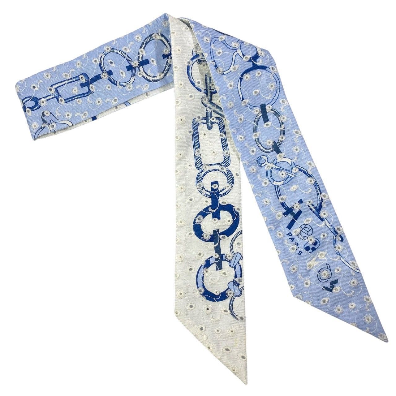 2406 HERMES エルメス シルク ツイリースカーフ ド レ ブックル ブロデリー アングレーズ Do Re Boucles Broderie Anglaise 刺繍 水色|白