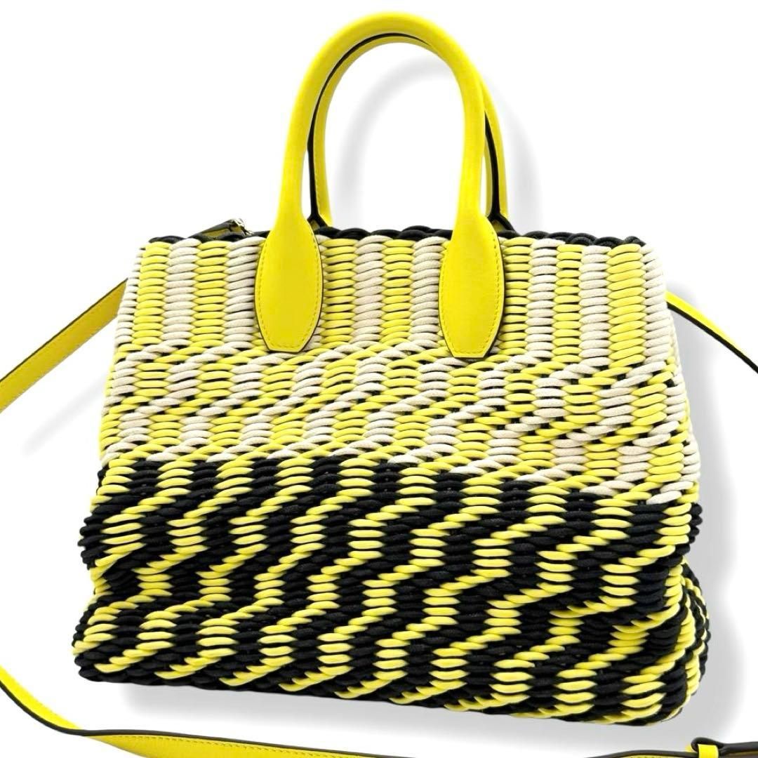 未使用　フェラガモ　スタジオボックス　2way かごバッグ　トートバッグ3803 未使用 フェラガモ スタジオボックス 2way かごバッグ トートバッグ