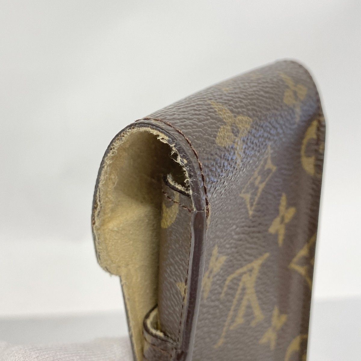 モノグラム エテュイリュネットラバ