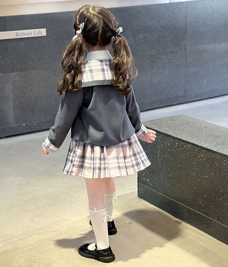 女の子