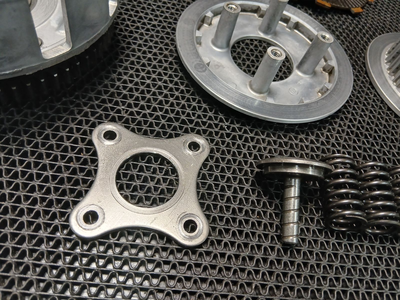 ゼファー400純正クラッチハウジング① 今だからこそ、ゼファーが欲しい