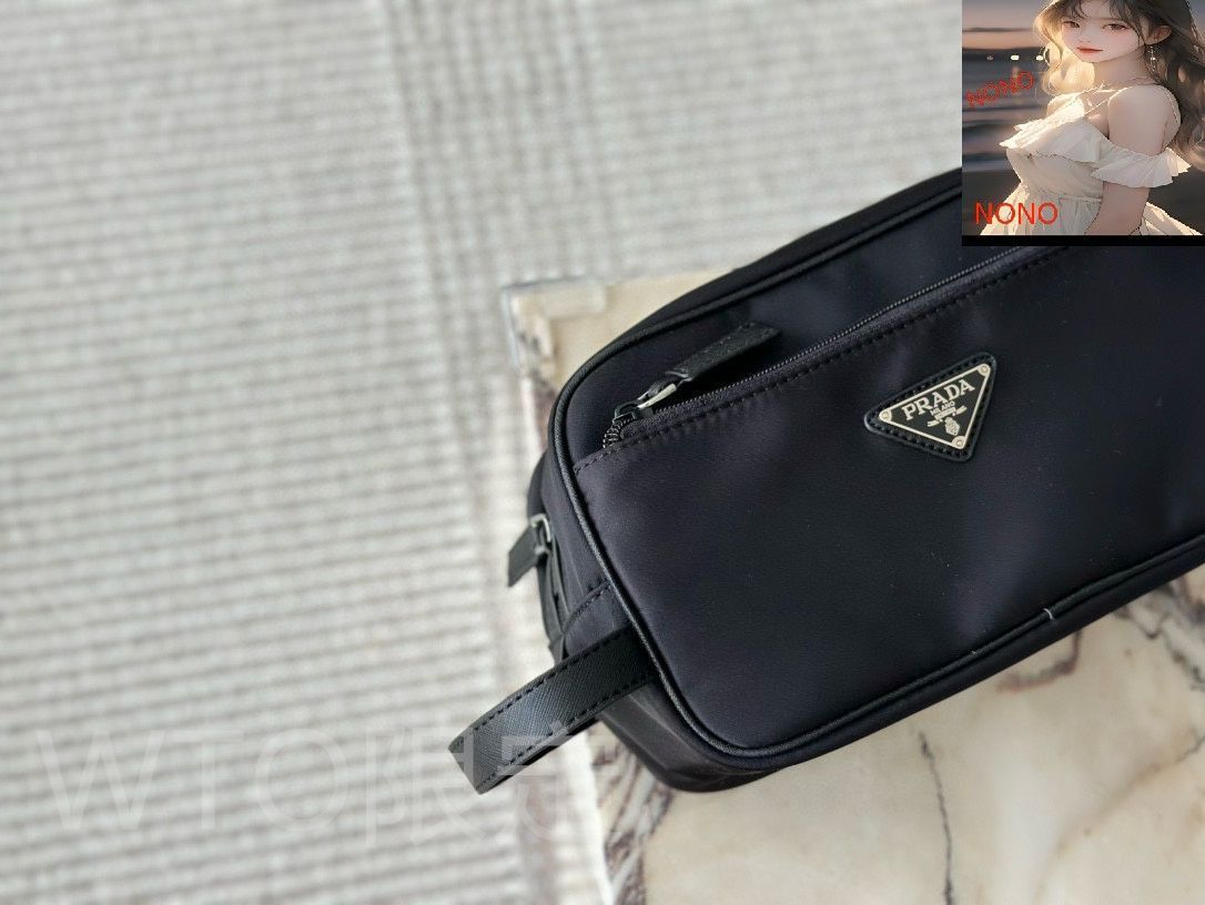 PRADA プラダ　良品　ナイロン　ポーチ　ポシェット　ホーボー　バッグ PRADA プラダ 良品 ナイロン ポーチ ポシェット ホーボー バッグ