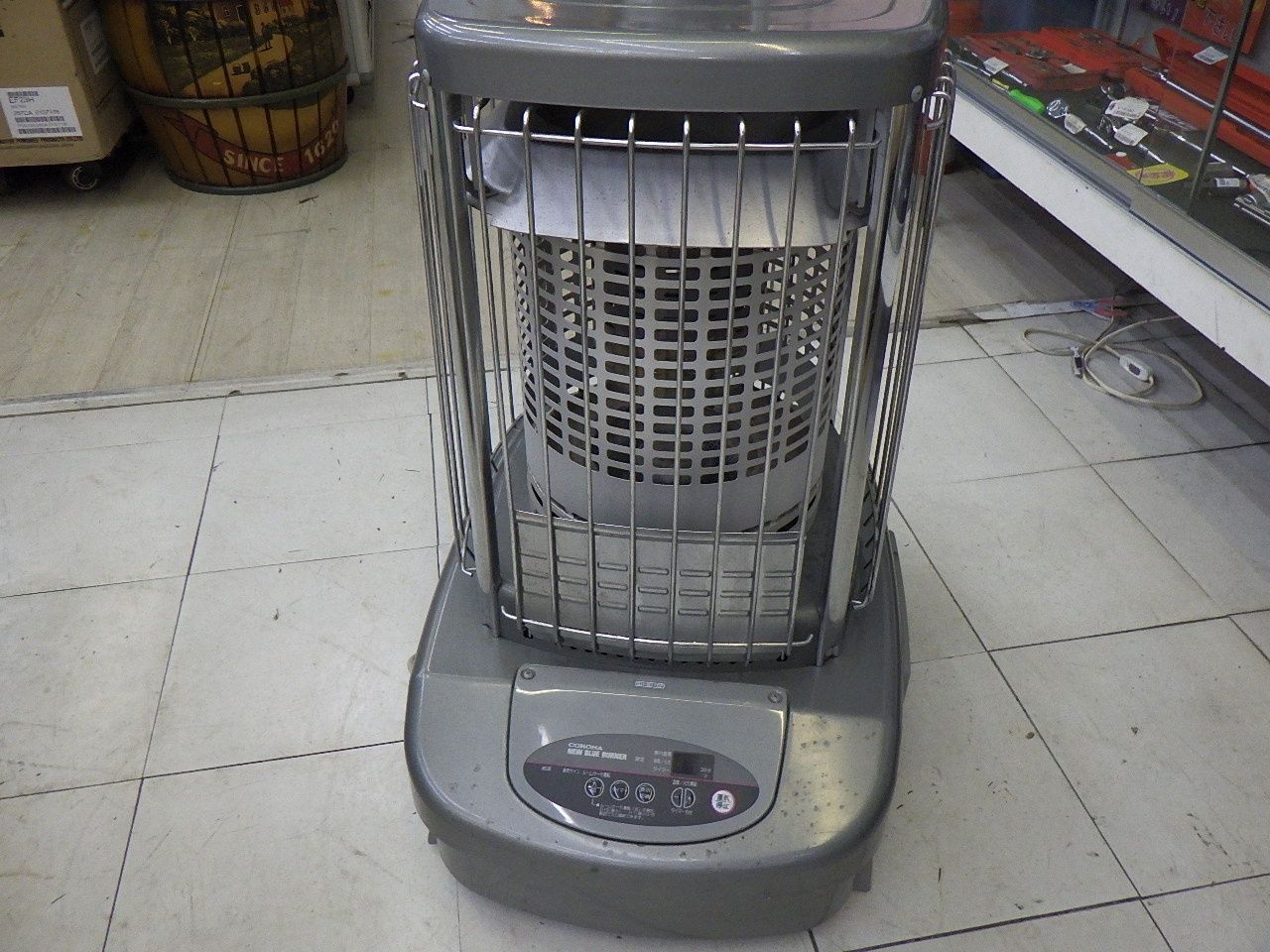 中古品コロナ業務用大型ファンヒーター 石油ストーブ GH-B170F。 コロナ業務用大型ファンヒーター 石油ストーブ GH-B170F 通電