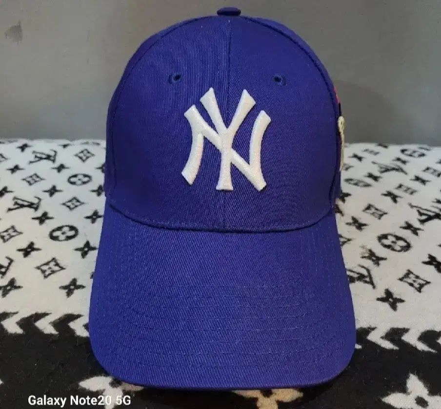 グッチ × NEW ERA ニューエラ NY キャップ 帽子 ブルー