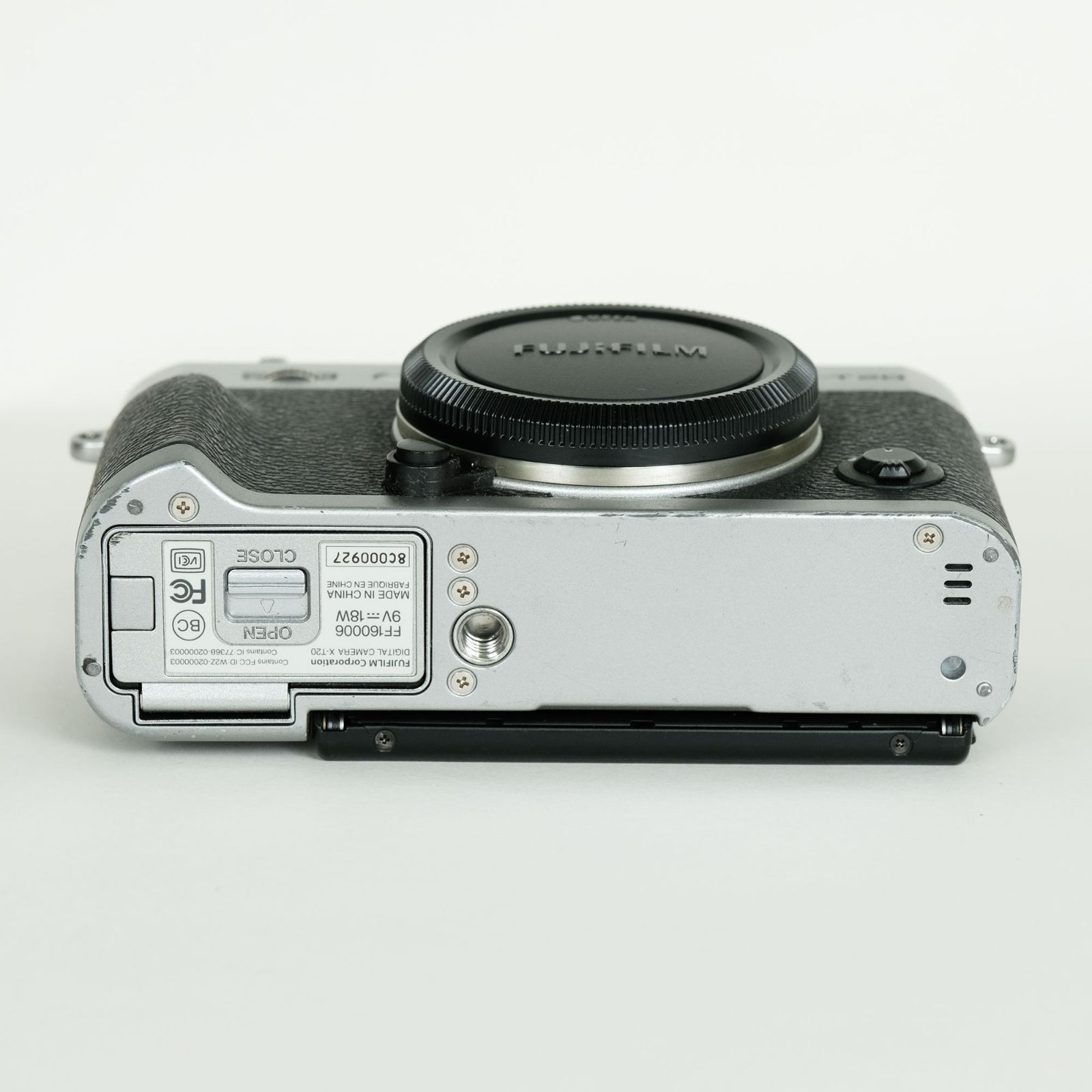 良品｜おまけ付] FUJIFILM X-T20 [ボディ シルバー] / フジフイルムX 