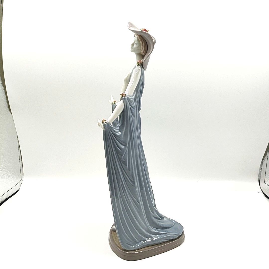 LLADRO リヤドロ モンテカルロの貴婦人 陶器 飾り物 インテリア 置物