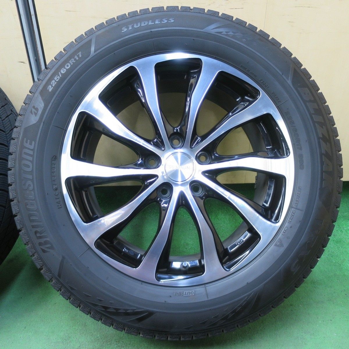 バリ溝！21年！キレイ！9.5分☆スタッドレス 225/60R17